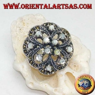 Alternating open-work silver ring with double cross with embedded and marcasite round mother-of-pearls
