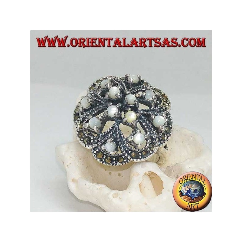 Anello in argento a doppia croce alternate traforato con madreperle tonde incastonate e marcassite