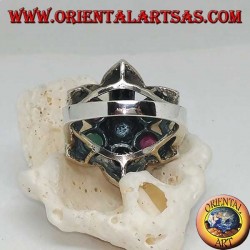Anillo de plata con flor de Belén (estrella de seis puntas) con rubíes, esmeraldas y zafiros engastados y marcasita