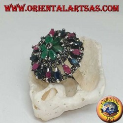 Bague rosette perforée en argent sertie de rubis, émeraudes et saphirs et marcassite