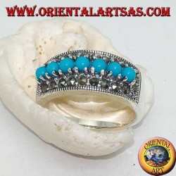 Anello in argento a fascia con una fila di turchesi a palline incastonate contornata da marcasite