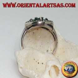 Round silver ring with a cross of 4 round emeralds set
