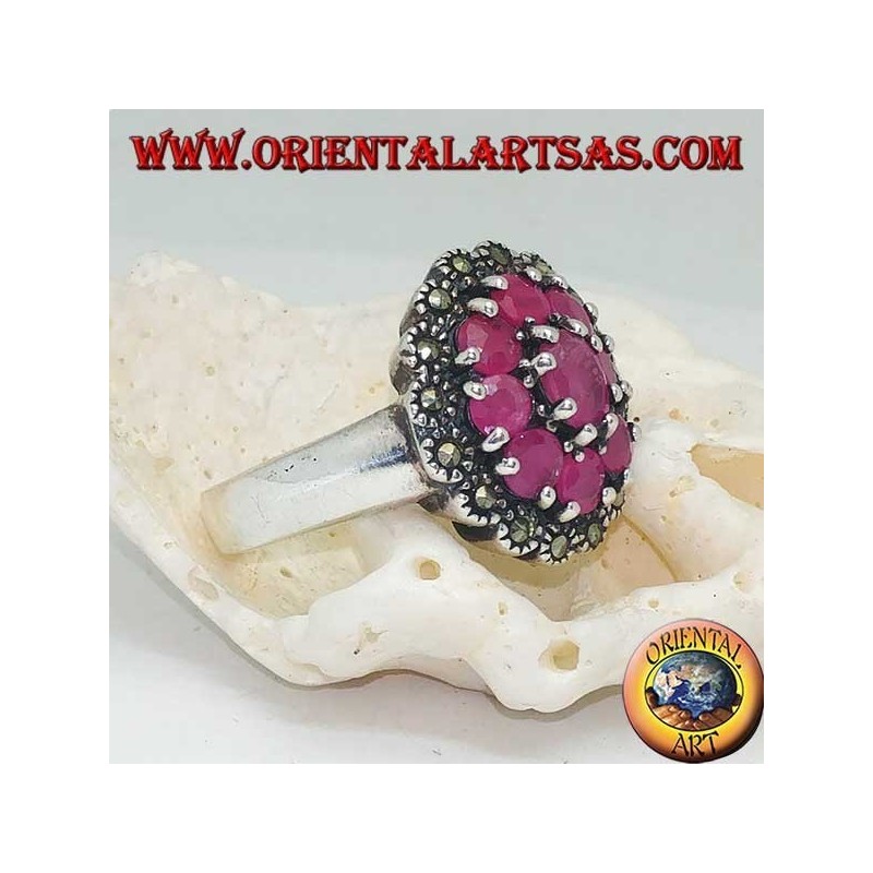 Bague en argent avec rubis naturel ovale entouré de 8 rubis sertis et marcassites