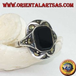 Silberring mit rechteckigem Onyx mit Markasiten an den Ecken und Seiten