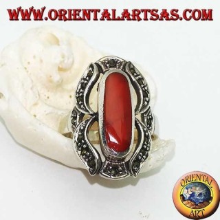 Anello in argento con corniola ovale allungata in un otto di marcassite 