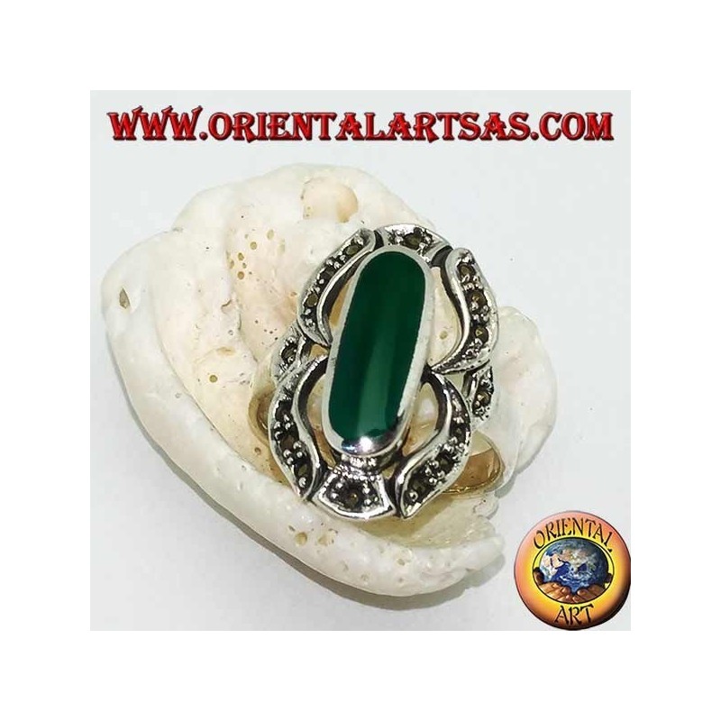Silver ring with oval green agate elongated in a marcasite eight