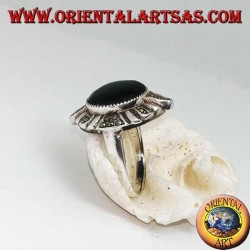 Silver ring with round green agate surrounded by alternating silver and marcasite lines