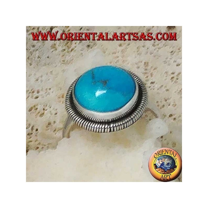 Anillo de plata con un cabujón redondo turquesa rodeado de una fila de discos (14)