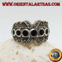 X-band silver ring with a row of round onyx discs between marcasite