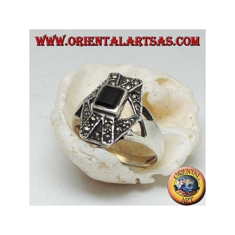 Anillo de plata con ónix rectangular superpuesto X y hexágono con marcasita