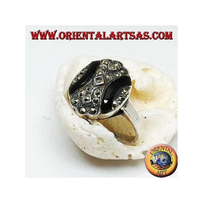 Oval silver ring with curved bands of onyx and marcasite