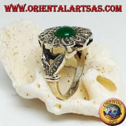 Bague fleur en argent avec agate verte ronde entourée de marcassite