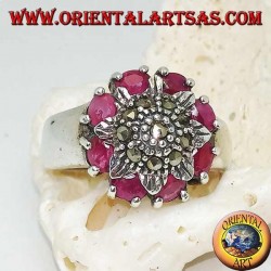 Anello in argento fiore tempestato di marcassiti contornato da rubini naturali incastonati