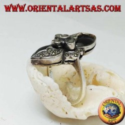 Bague en argent marcassite croisée entre deux gouttes miroir d'onyx et de marcassite