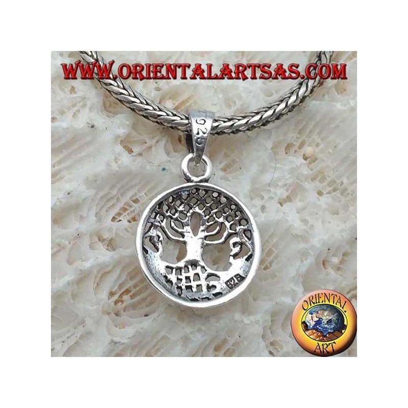 Ciondolo in argento, Yggdrasil nel cerchio piccolo (albero della vita o albero cosmico)