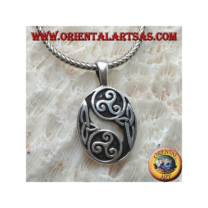 Silver pendant, two triskell alternating with Celtic knots