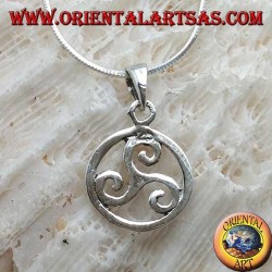 Colgante de plata, triskelion o triskele simple en el círculo cósmico (pequeño)