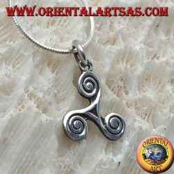 Colgante en plata, triskelion o triskelion con puntas en espiral.