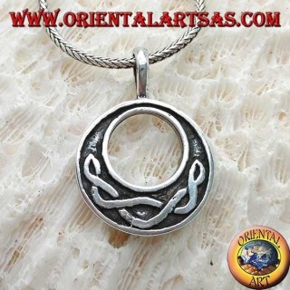 Pendentif en argent, disque avec noeud celtique typique en bas-relief