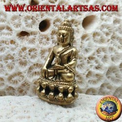 Buddha-Skulptur "Bhumisparsha Mudra - Unterwerfung des Dämons Mara" auf der Messing-Lotusblume (klein)