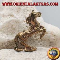 Rampante escultura de caballo con silla y riendas decoradas en latón (pequeño)