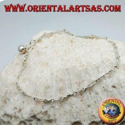 Gestricktes silbernes Fußkettchen mit glatten Einsätzen und einer Glocke