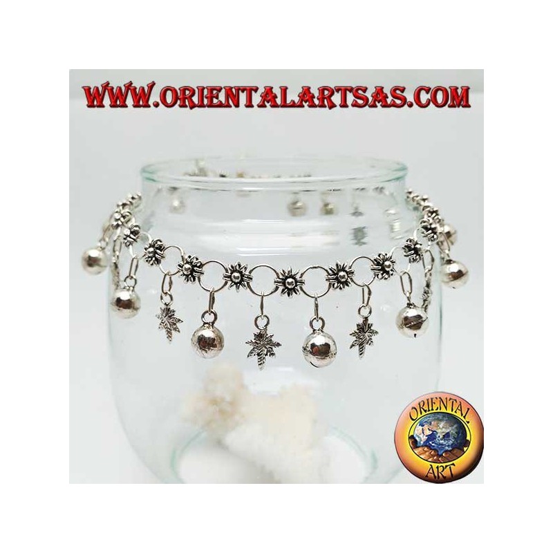Bracelet de cheville en argent avec fleurs et feuilles de marijuana et alternance de cloches suspendues