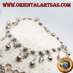 Silber Fußkettchen mit Blumen und Marihuana-Blättern und abwechselnd hängenden Glocken