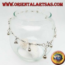 Bracelet de cheville en argent avec des groupes de trois boules et des cloches suspendues alternées