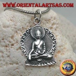 Pendentif Bouddha en argent en position "Bhumisparsha Mudra" avec halo dans le disque