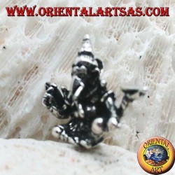 Colgante tridimensional de plata Ganesh "el dios elefante" sentado, en una posición de equilibrio / equilibrio