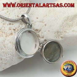 Silver pendant in photo box with round cabochon labradorite