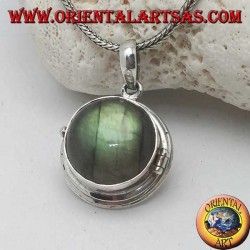 Silver pendant in photo box with round cabochon labradorite