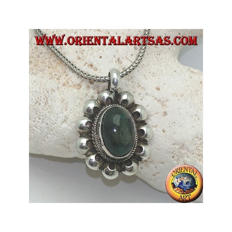 Pendentif en argent avec labochite cabochon ovale entouré d'entrelacs et de disques perforés
