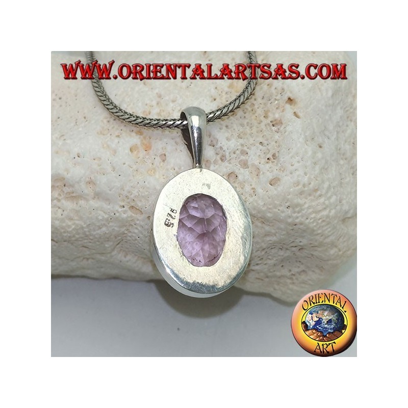 Colgante de plata con amatista natural facetada ovalada y marco liso con gancho rígido