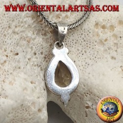 Colgante de plata con topacio amarillo natural rodeado de entrelazados y bolas.