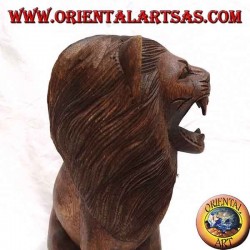Lion sculpture seated in 30 cm Suar wood carved by hand in a single block