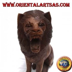 Lion sculpture seated in 30 cm Suar wood carved by hand in a single block