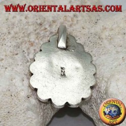 Tibetischer Silberanhänger mit natürlichem Teardrop-Türkis und 14 natürlichen Korallen Ø 4 mm.