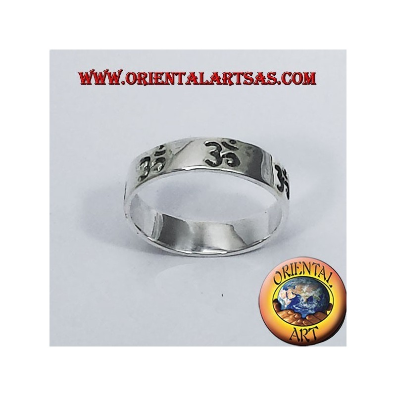 Anello Fedina  con incisioni Om(sillaba sacra ) in argento 