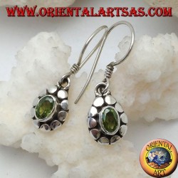 Boucles d'oreilles en argent avec péridot ovale naturel entouré de disques