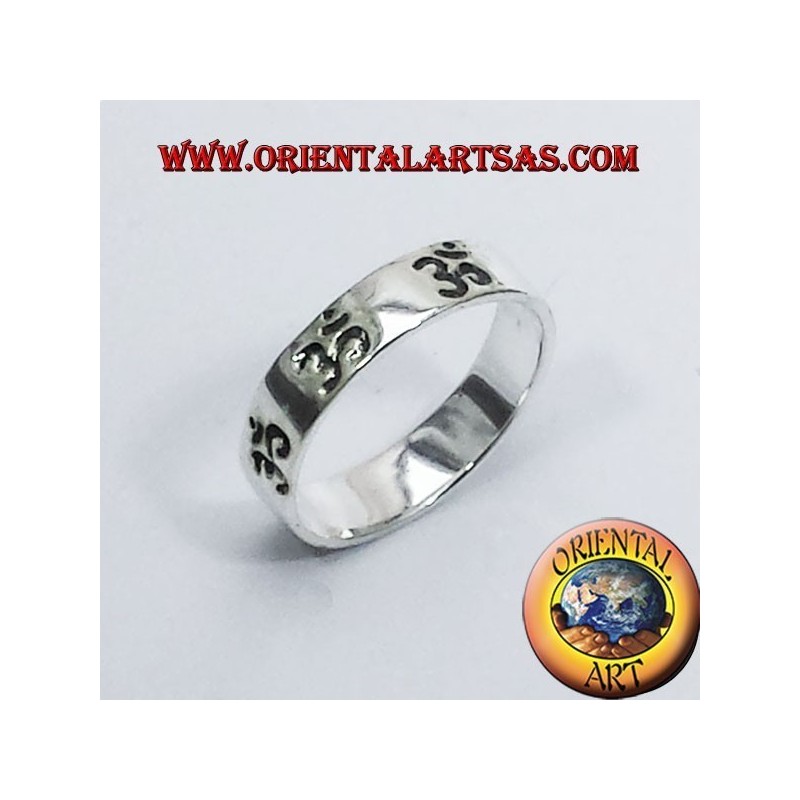 Anello Fedina  con incisioni Om(sillaba sacra ) in argento 