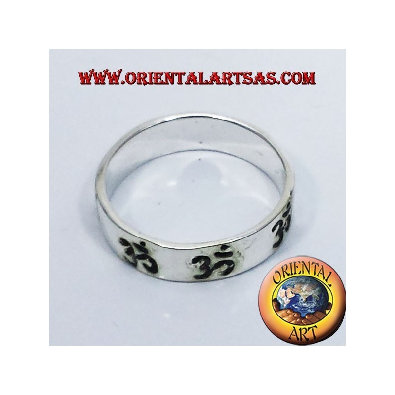 Anello Fedina  con incisioni Om(sillaba sacra ) in argento 