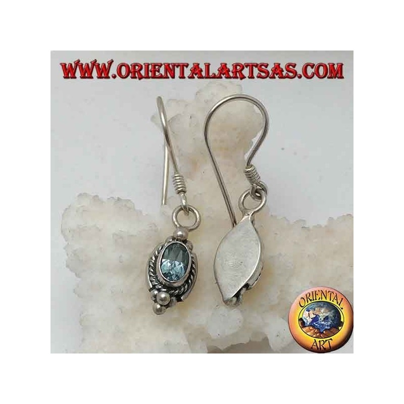 Orecchini in argento con topazio blu ovale naturale contornato da intreccio e tre palline sopra e sotto