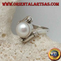 Silver ring with natural pearl in the center between helical arms