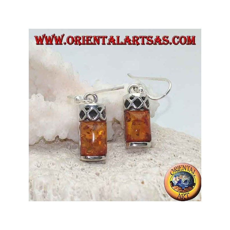 Silberohrringe mit bernsteinfarbenem Cabochon rechteckig und Silber mit drei perforierten Rauten darüber