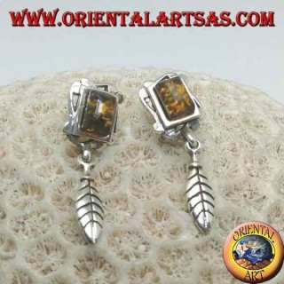 Boucles d'oreilles en argent avec ambre naturel encadré rectangulaire et plume pendant