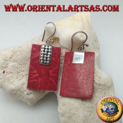 Boucles d'oreilles en argent avec rouge madrepora rectangulaire (corail) et plaque de disques en argent