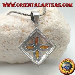 Pendentif croix en argent de 4 ambres de navette naturelles dans un carré gravé