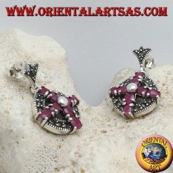 Boucles d'oreilles argent croix de rubis naturels sertie d'une boule au centre sur un cercle avec marcassites